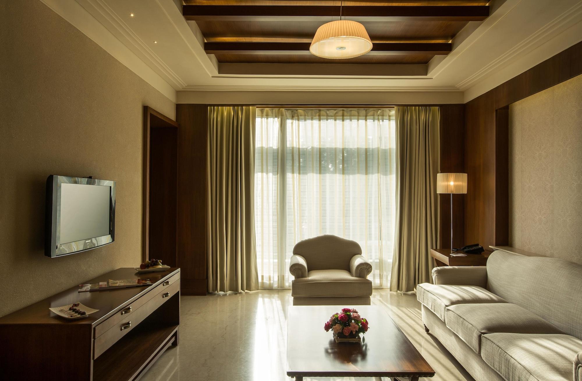 Hotel Mountview Chandigarh Exterior photo
