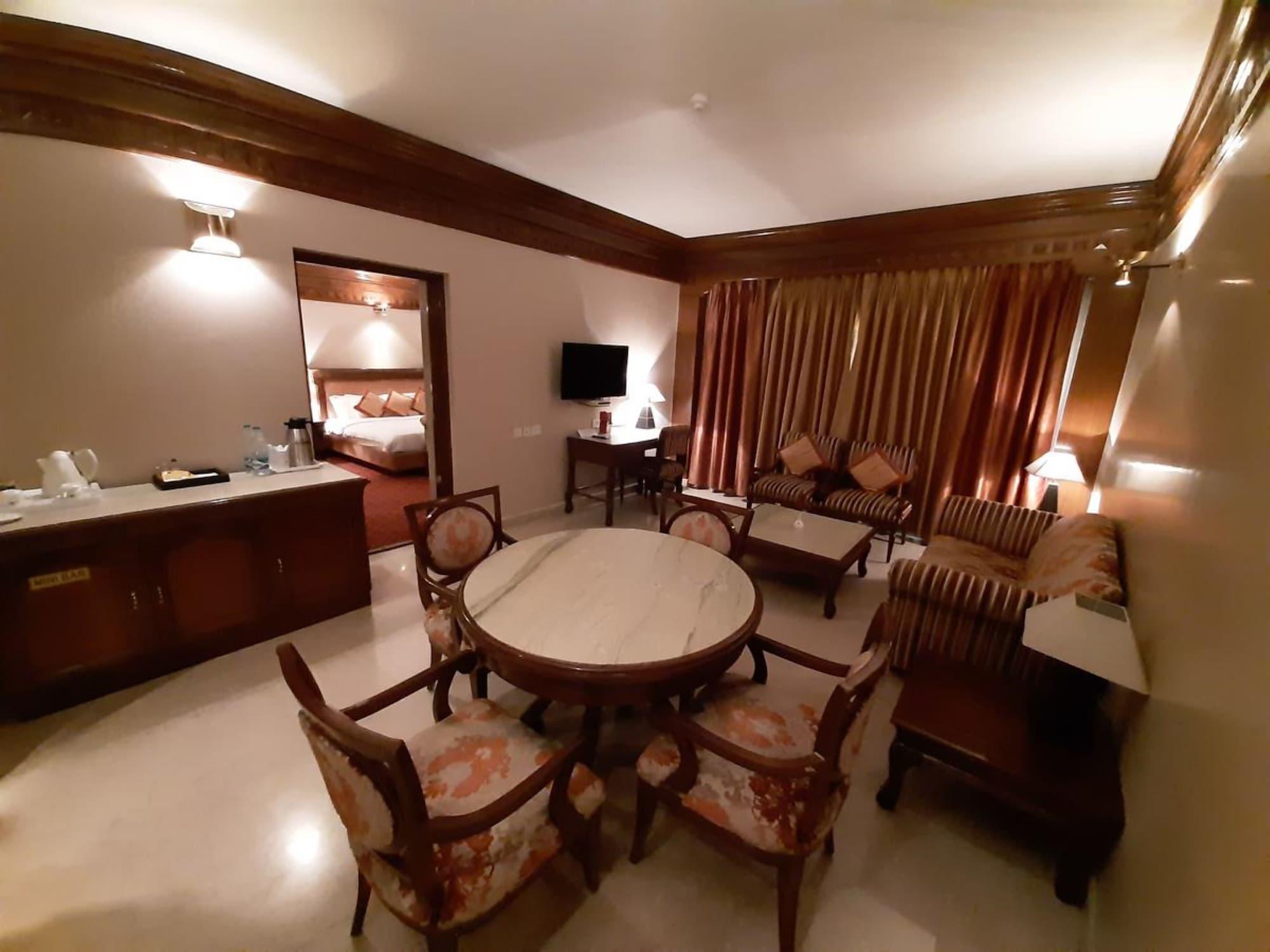 Hotel Mountview Chandigarh Exterior photo