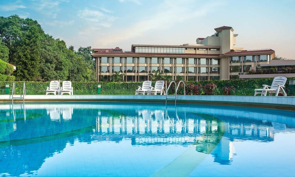Hotel Mountview Chandigarh Exterior photo