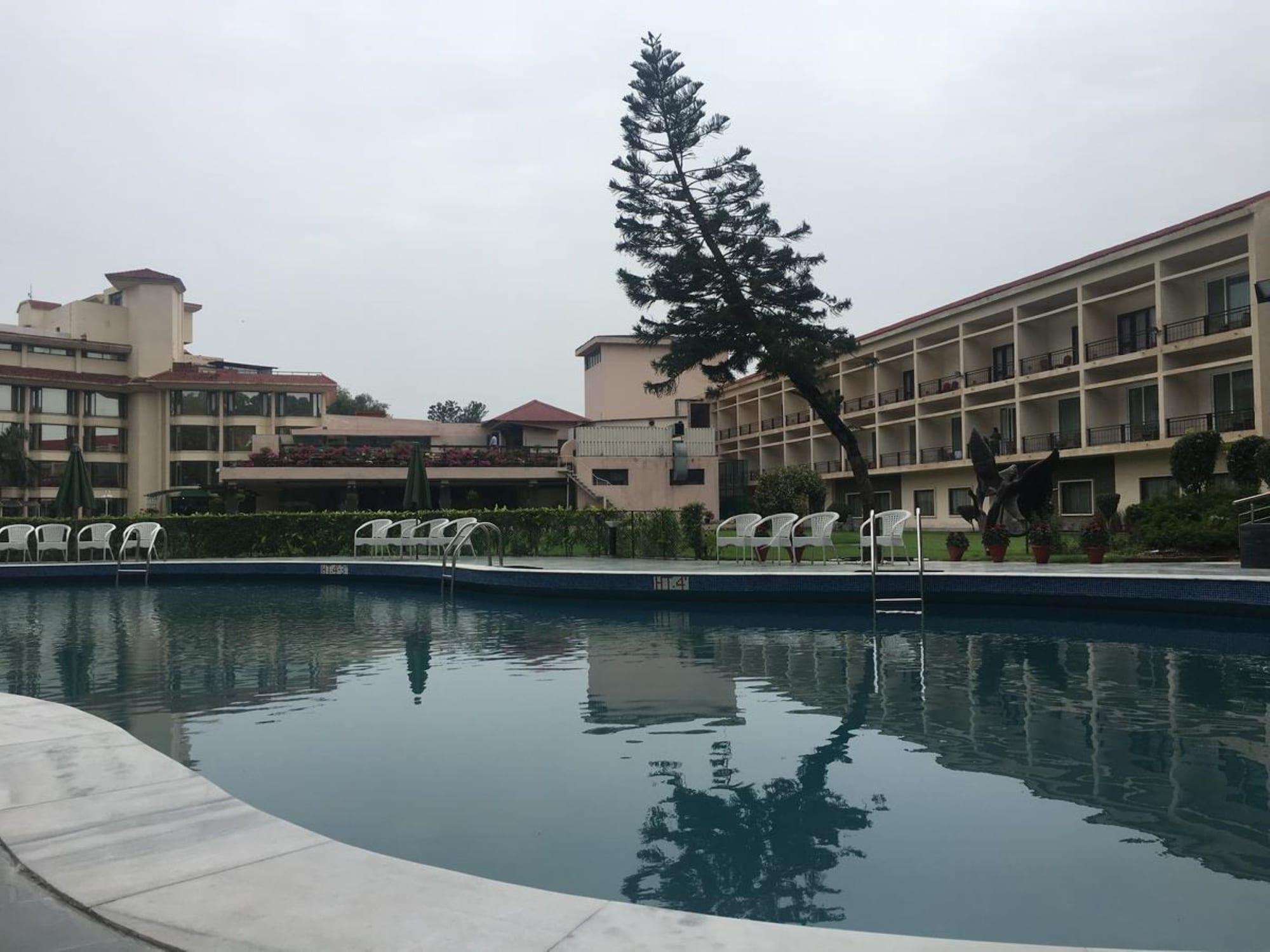 Hotel Mountview Chandigarh Exterior photo