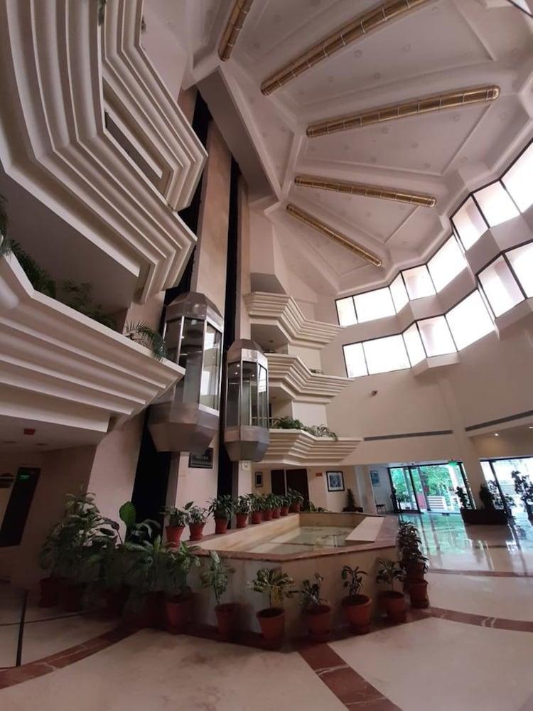 Hotel Mountview Chandigarh Exterior photo