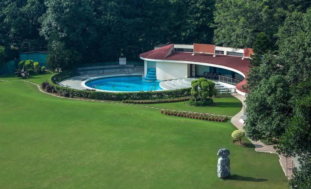 Hotel Mountview Chandigarh Exterior photo