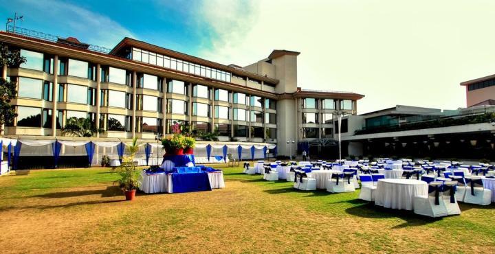 Hotel Mountview Chandigarh Exterior photo