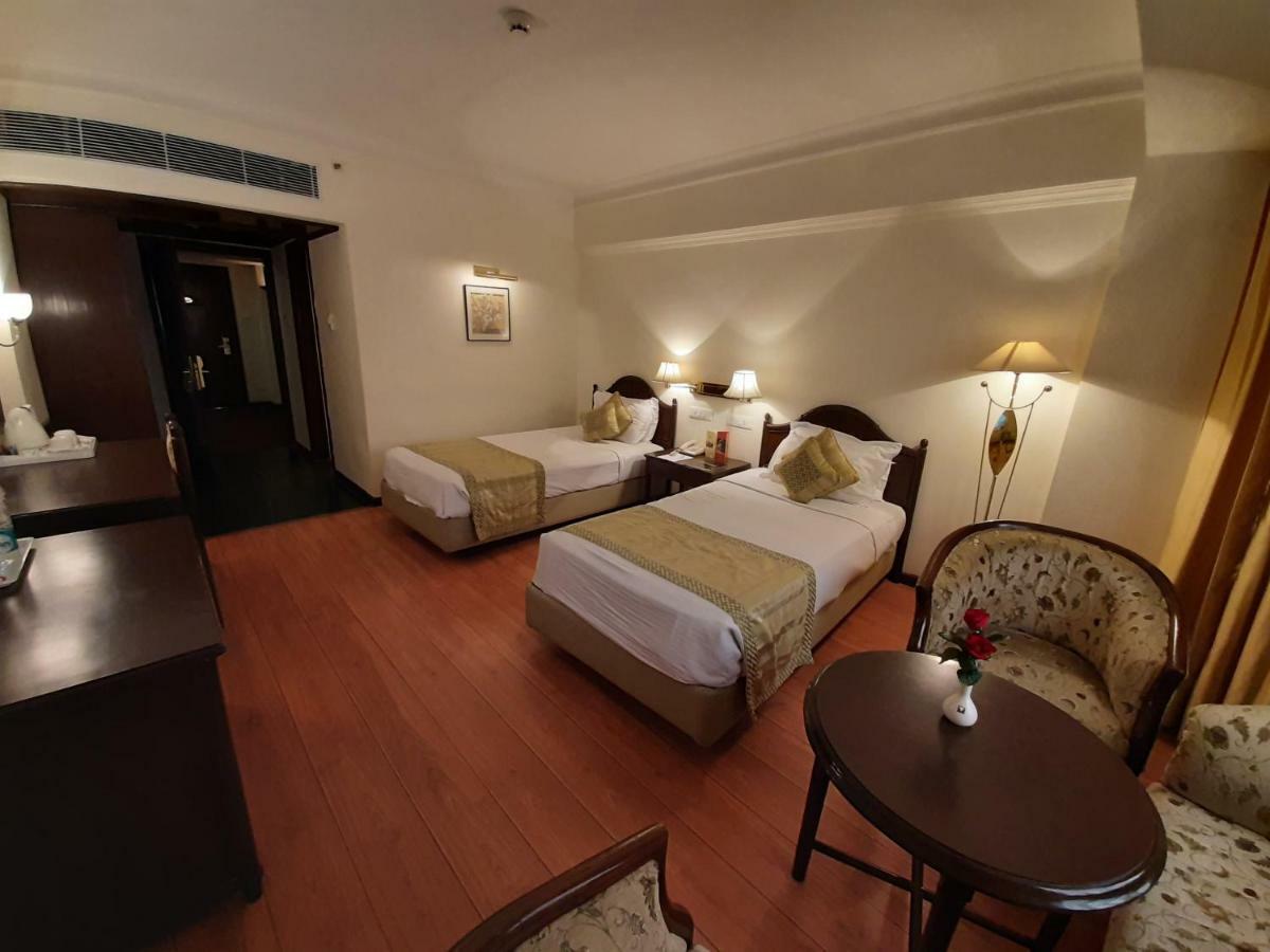 Hotel Mountview Chandigarh Exterior photo