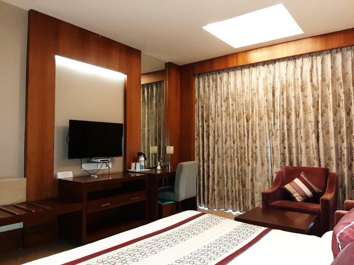 Hotel Mountview Chandigarh Exterior photo