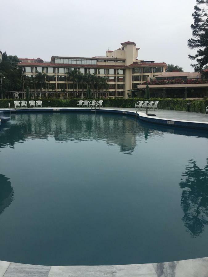 Hotel Mountview Chandigarh Exterior photo